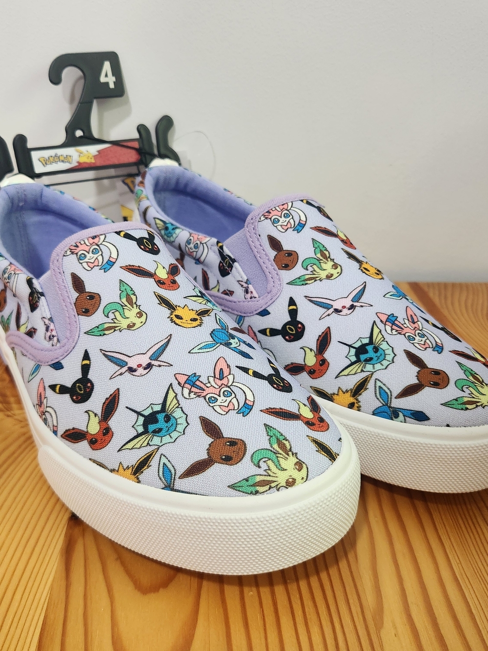 Girl's Size 4y‎ Pokemon Slip-On Shoes Lavender